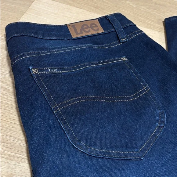 LEE (18) Legendary Mid Rise Straight Leg Jeans Dark Blue Stretch - Size 18 - Picture 14 of 15